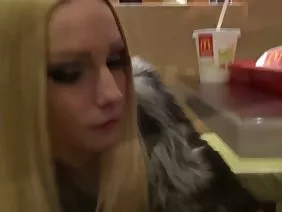 西耶娜很高興發生性關係,臉上帶著微笑,這個男孩在所有洞裡都是他媽的出汗。