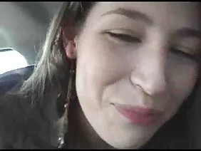 我帶著一根繩子將我的男朋友帶到床上。首先我做了一個打擊工作,然後我把我的陰莖塞進了我的陰部,然後在肛交,一般我把它擠滿了..