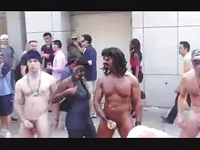 可憐的金發女郎Nikki Delano在性愛之前穿上了迷人的衣服。蓬鬆的涼鞋與蕾絲內褲搭配在她的陰部上的珠子,一個巨大的胸罩與閃閃發光的石頭驚人地坐在粗俗女孩的身體上。長毛的Shmara對手淫非常負責,選擇最長,最靈活和最逼真的假陽具來實現自我滿足。事實上,一個有著大辣根的黑皮膚愛好者正在敲打一個淫亂他媽的,所以這裡的訓練和運動員的熱身一樣重要。與一個性巨人發生性關係進入Nikki Delano的日常生活,而另一個女人會認為他媽的就像沒有凡士林一樣執行死刑。