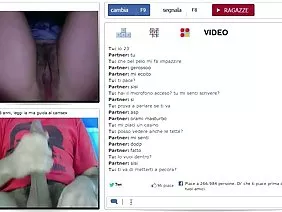 臉色蒼白的男孩不知道如何把他帶到一個紋身拉丁美洲女孩身上,這個女孩年輕時與碧昂絲非常相似。這位古怪的人使用了類似名人的搜索程序,結果打擊他並不比雷擊更糟糕 - 屏幕顯示與Eminem絕對相似。男士們找到了很酷的衣服,掛著飾品,做了一個強大的礦井,當她看到你最喜歡的音樂藝術家的精確副本時,從她的陰部釘住了一個小小的慾望糖漿。壯觀的夫婦立刻開始吻牙齦,在口腔里安排一個摔跤的舌頭比賽,手指迅速將衣服的身體從衣服上移開,一分鐘後,偽名人已經在廚房的地板上亂搞。這個女孩迷住了那個白色的傢伙,身上帶著肉質的緩沖和一個黑洞,以至於他開始潛入襠部,想要啜飲更多的焦糖花蜜。搖曳的鬱鬱蔥蔥的胸部讓這個傢伙夢想成真:他爬上山丘之間的臉,開始用它們擠壓自己,以摩托艇的節奏釋放空氣。如果偶像看到他們多麼美麗和熱情的年輕,他們自己會想要奠定!