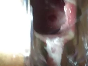 頑皮的金發女郎Shona Lini拖著一個黑人英俊的房子,她幾乎不熟悉,但已經計劃過性交。在脫衣服期間,瘋狂的蕩婦放開呼吸,說她總是想在男友面前和一個黑人男子一起躺下。什麼樣的男朋友?事實證明,這個婊子發明了一切,因為這個傢伙不知道女朋友想要被黑人迷住的願望。當加冕的戴綠帽子訪問時,騙子深深地吸入了一個長長的黑人棒棒糖。看到口中有巨大的pipiska的激情,這個可憐的人甚至感到困惑。如果他想要這麼多,他就無法與敵人“交易”,但他不想因為通姦而引發醜聞。我不得不站在門口,秘密地抽搐一個成員,看起來像一個陌生人一直在嘮叨他未來的妻子.Shona Lini注意到了一個選擇的人,並試圖小心地平息這種情況,這樣因為緊張的壓力,re絲的客人不會摔倒。 Chick拉著Kukan白色失敗者,然後坐在床前的椅子上,坐在一個震驚的情人身邊,他的pisyun消失在浸透的洞裡面。房間裡散發著濃濃的性感,現在女人的氣味站在天花板上,空氣震動了緊張,震中是子宮。高潮即將來臨,這只豐滿的野獸不知道如何讓兩個男人同時完成。