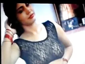 Tina Hot作為護士學習，在周末她擔任護士，這使她能夠支付學費。這個女孩照顧一個無助的殘疾人，他需要給藥，擦拭，監測溫度。麻痺只會用眼睛接觸身體，當女孩在毛茸茸的陰莖上擦濕抹佈時，不能充分反應。爺爺的祖父大小不一，因為親愛的人想要在他的嘴裡吮吸刺，並用雙手觸摸毛球，隱藏男性生殖器。在打電話給租戶後，蒂娜得知，儘管老人親屬健康。這個可憐的女孩開始通過口交把老強盜放在他的腳上，喚醒了手的反應，取代了他祖父的背部，讓幸運的人在性生活中活躍起來。