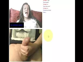 早上與美女發生性愛艾瑪希克斯是各方面的傑作。女孩從她男朋友的氣味中醒來,她的男朋友在早上開始在她的鼻子前揮舞著它。艾瑪總是很興奮,因為她是一個花痴,是他從未見過的那種光。小伙子總是準備他媽的,即使沒有洗過,即使是一個沒有鬍子的男孩......
