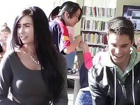 這對夫婦來休息,帶著他們的攝像機,這傢伙決定用俄羅斯美女拍攝粗暴的性愛。