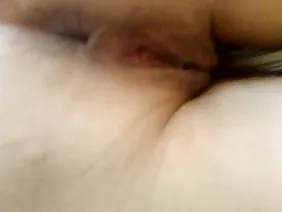紋身的黑髮Lily Lane喜歡在床上尖叫,當一個搭配皮革手鐲的搭檔撕裂她腿間的毛茸茸的裂縫時。賤人前方的弱點並不會在性高潮開始時放棄,並且當痙攣的痙攣使身體在腰帶下方搖動時不會吐出一個成員。富有進取心的賤人喜歡69姿勢,讓她享受帶有雞蛋的甜蜜吮吸糖果的味道,此外伴侶還沿著兩個洞射出舌頭,在舔陰和肛門之間交替。尖叫的第五個大小,但他們在性交時不會更加顫抖,而且比胸部凸起的屁股大得多。偉大的發明家不是這個星球上最有魅力的女人,但在床上她能夠創造奇蹟,所以她永遠不需要尋找性伴侶。