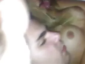 這位加利福尼亞州的二十二歲小妞在白天當護士,晚上她從事blyadstvo,金發女郎安排雙重生活,直接拍攝照片,拍攝色情電影和其他解開的惡作劇。這個男人會對那些甚至不懷疑長袍下蕾絲內衣的熱門事物進行注射的人進行治療,事實上,如果病人需要,她可以很容易地吮吸或讓自己被操。